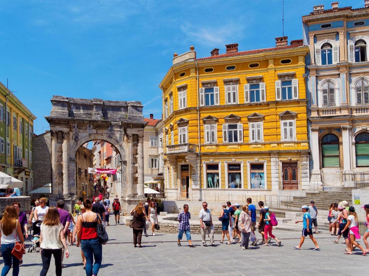 Esther Apartment Pula Zewnętrze zdjęcie