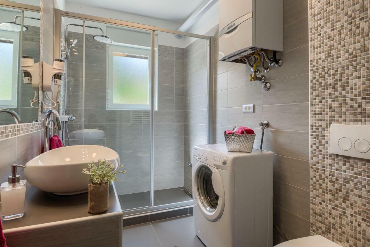 Esther Apartment Pula Zewnętrze zdjęcie
