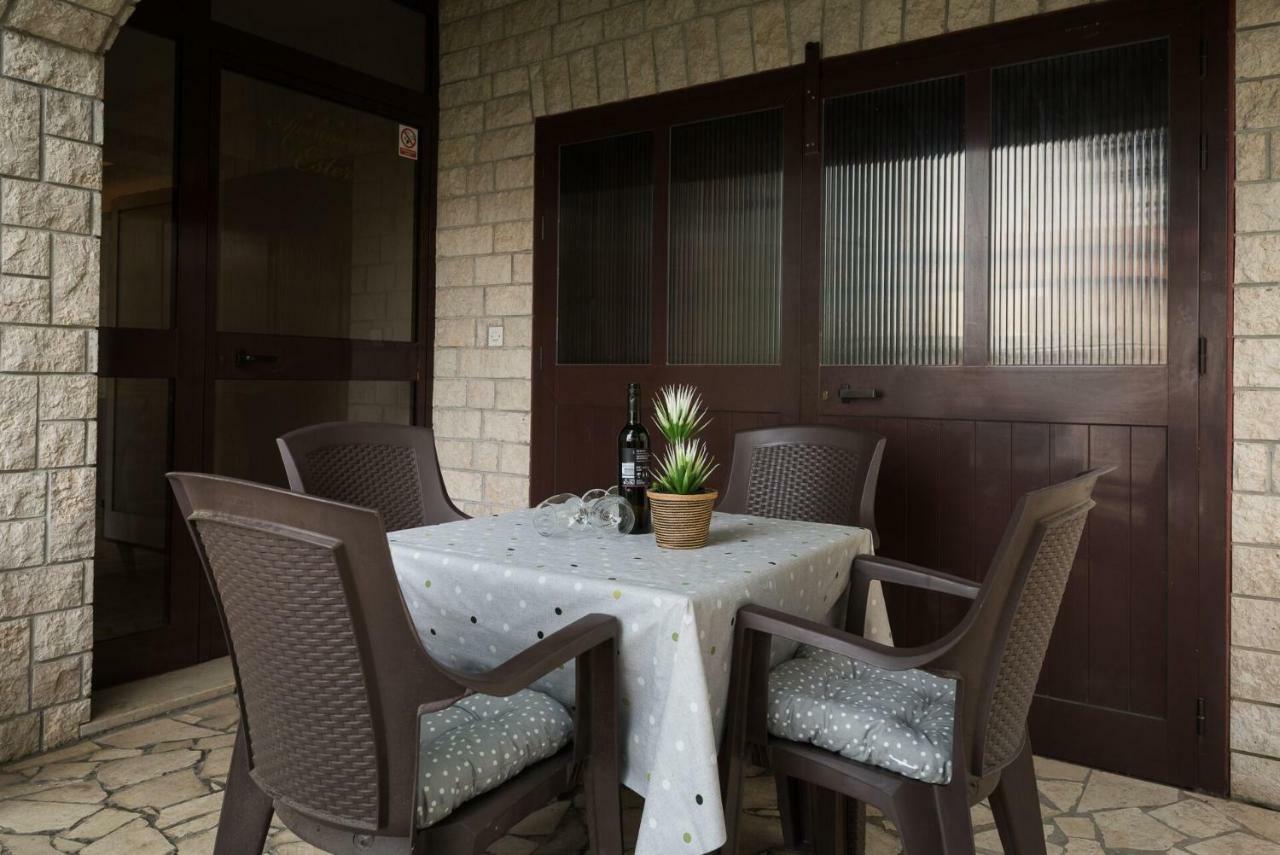 Esther Apartment Pula Zewnętrze zdjęcie