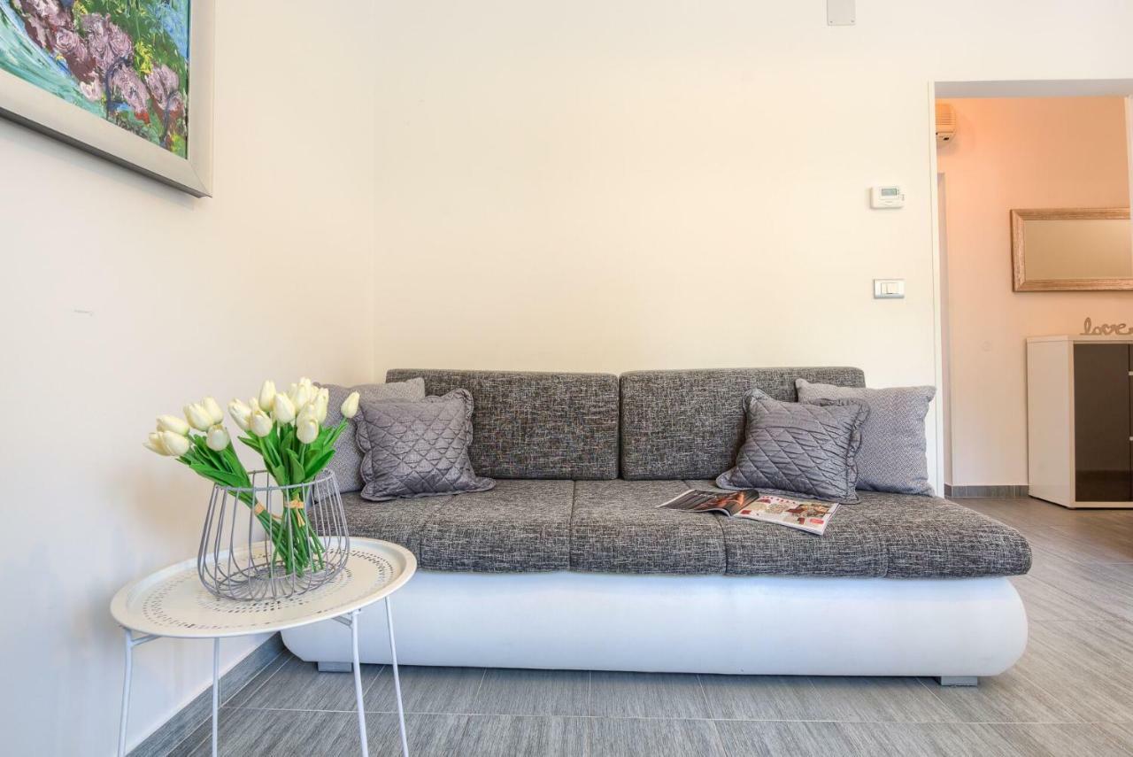 Esther Apartment Pula Zewnętrze zdjęcie