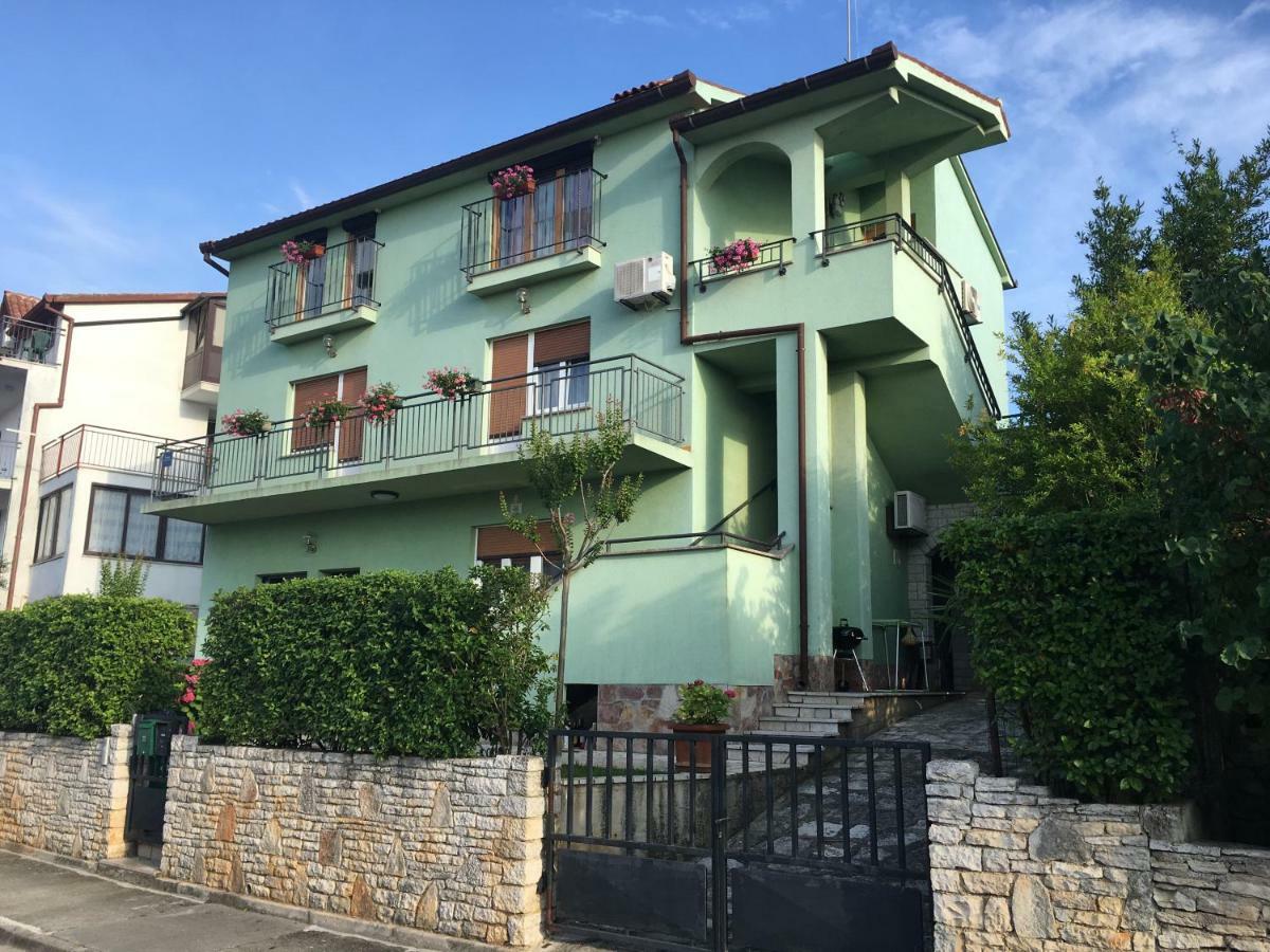 Esther Apartment Pula Zewnętrze zdjęcie
