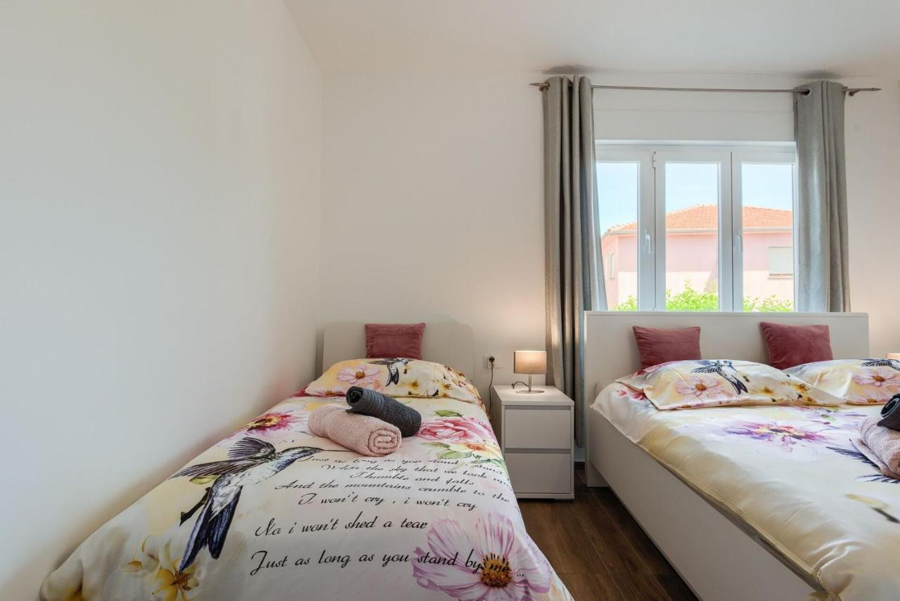 Esther Apartment Pula Zewnętrze zdjęcie
