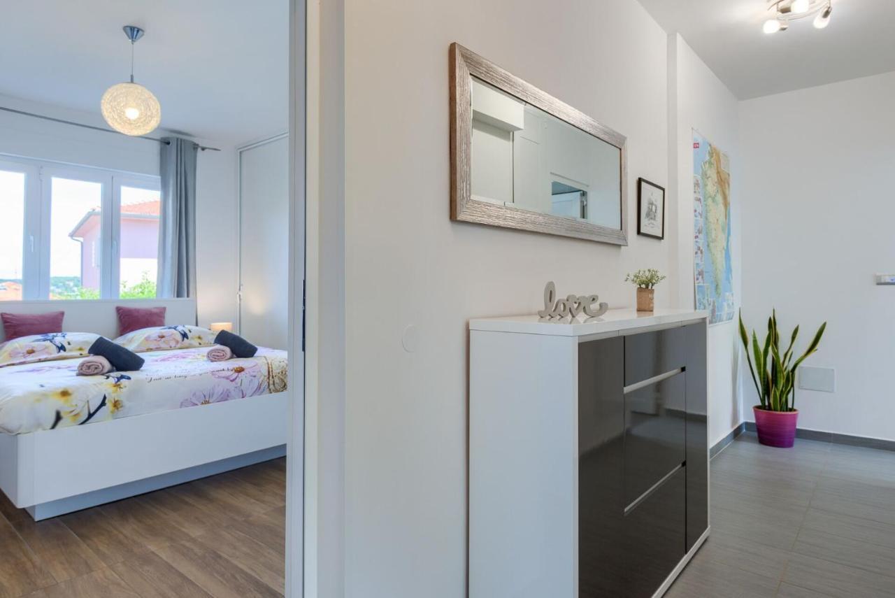 Esther Apartment Pula Zewnętrze zdjęcie