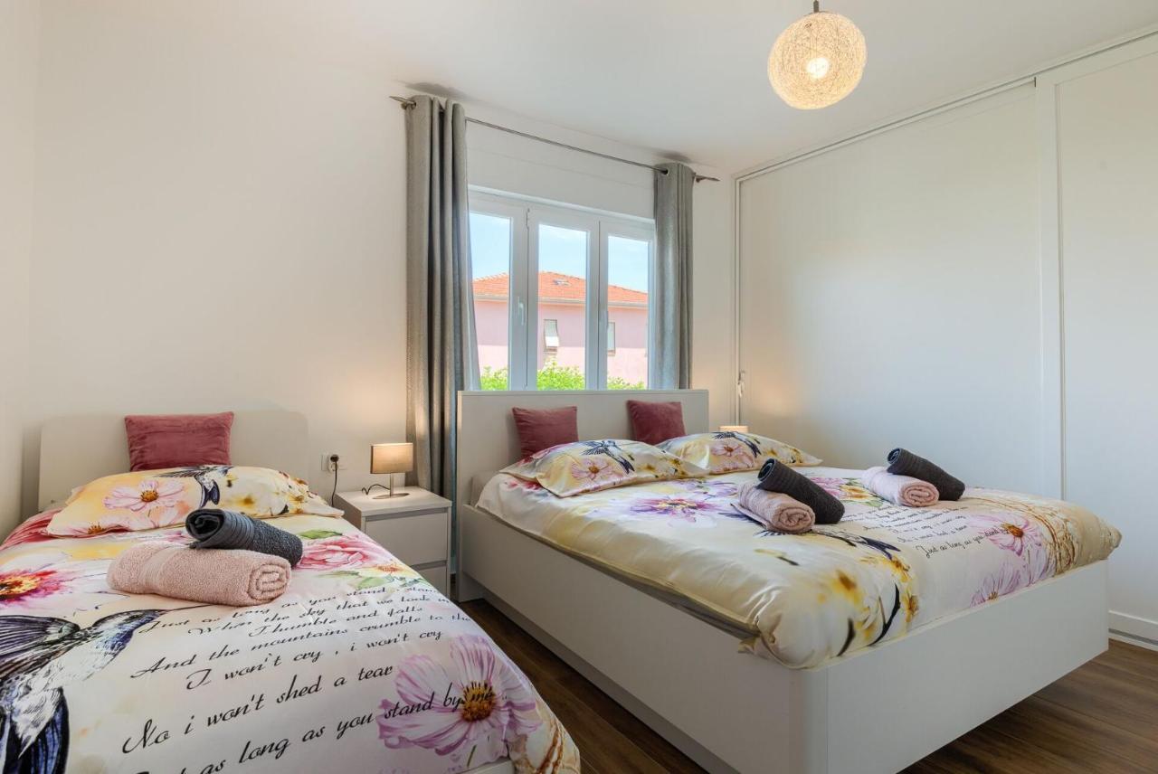 Esther Apartment Pula Zewnętrze zdjęcie